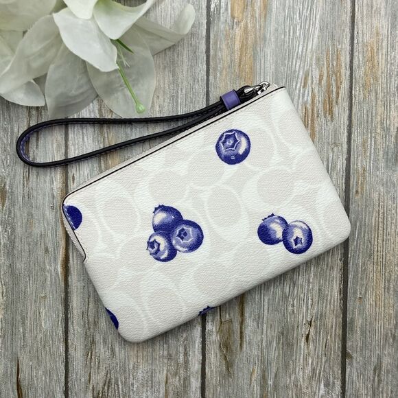 Limited Corner Zip Wristlet Signature Canvas Blueberry Print Bag Purse Wallet - Picture 3 of 9